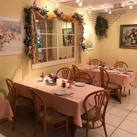 بيت ضيافة Gaestehaus Alpinia برلين