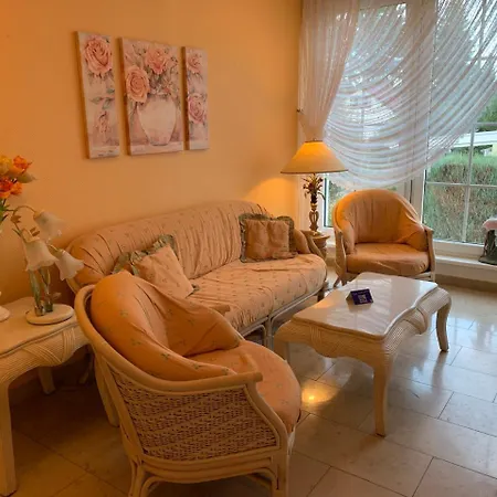 Gaestehaus Alpinia بيت ضيافة