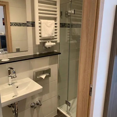 Gaestehaus Alpinia بيت ضيافة